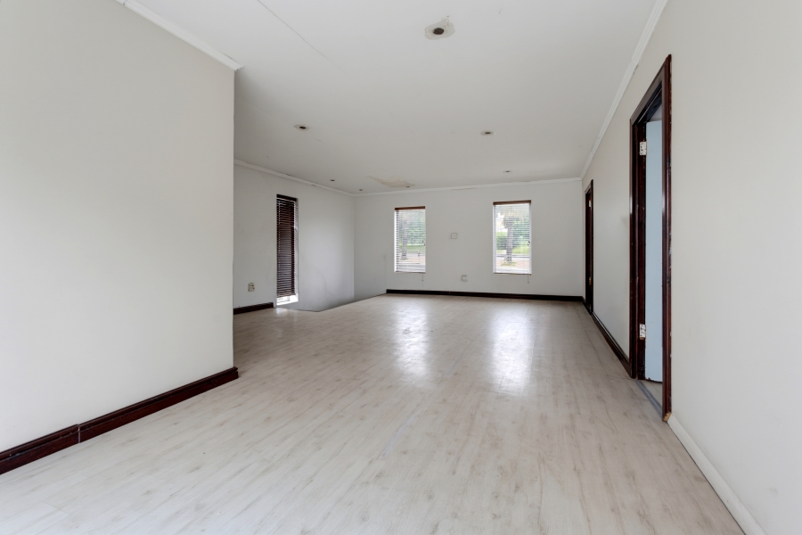 3 Bedroom Property for Sale in Zonnebloem Western Cape